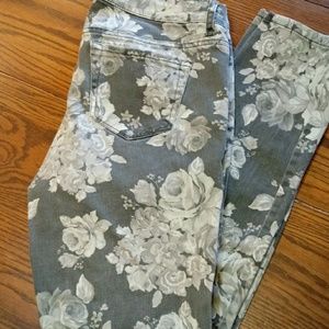 Jr Aeropostale Ashley Ultra Skinny floral jeans
